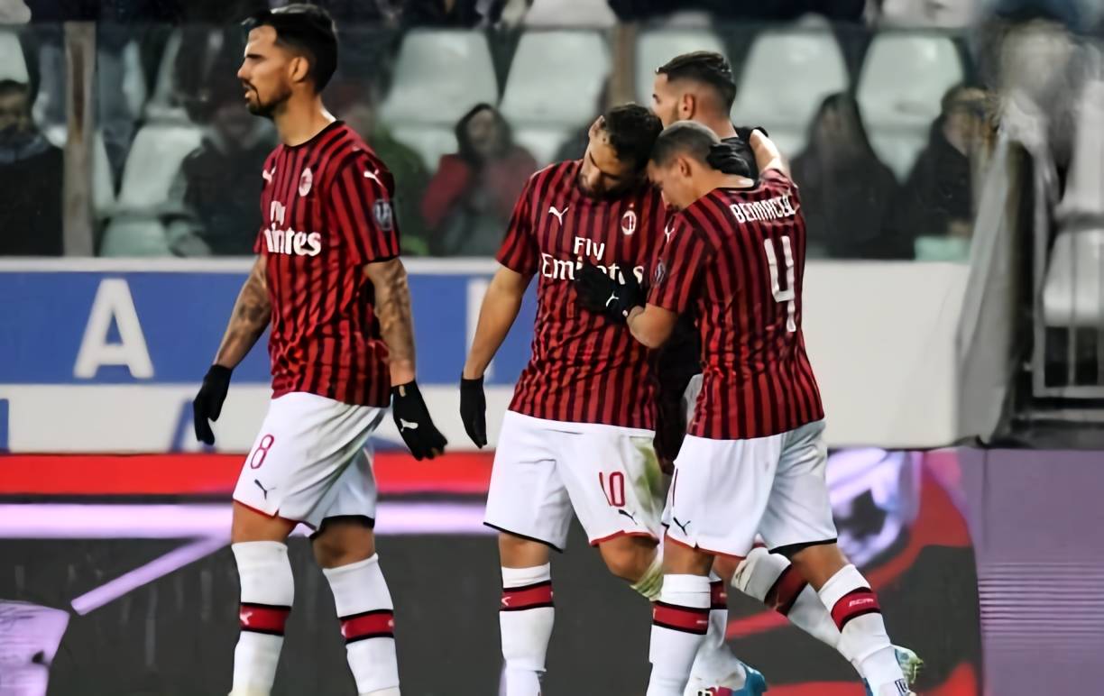 波利塔诺：踢法兰克福我们绝对要赢；我为斯帕莱蒂感到高兴（波利塔诺：对阵法兰克福非赢不可；为斯帕莱蒂感到欣喜）