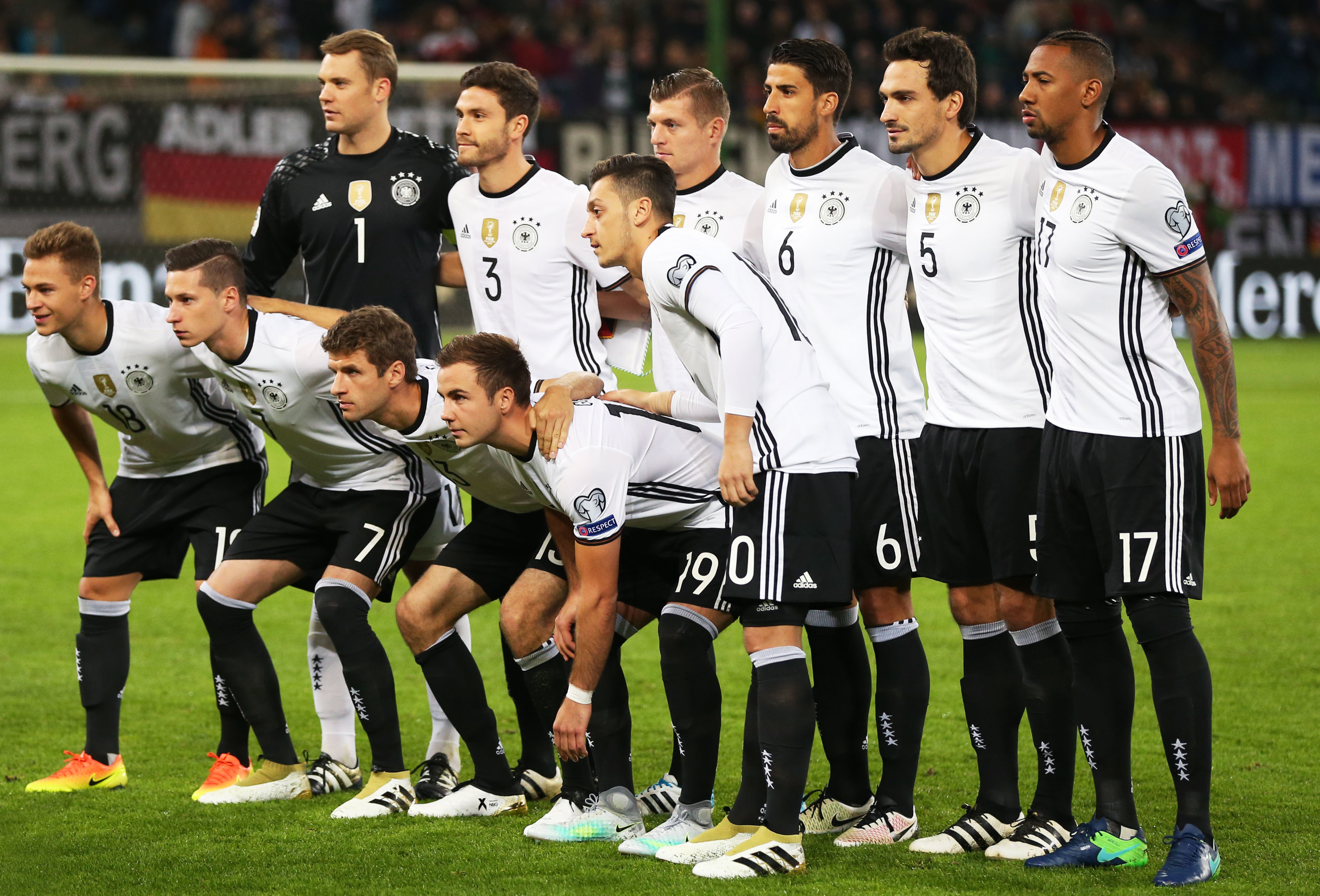 连输埃因霍温、本菲卡，那不勒斯队史首次遭遇欧冠客场连败（客场先后不敌埃因霍温与本菲卡，那不勒斯队史首度在欧冠遭遇连败）