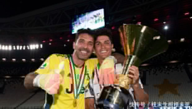 与去年排名相同，北京国安与山东泰山分别锁定中超第四第五（与去年持平，北京国安、山东泰山分列中超第四、第五）