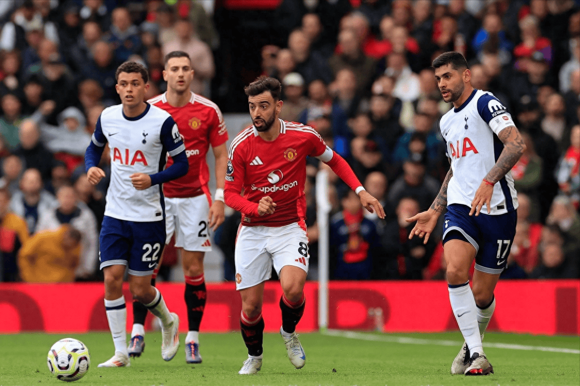 传记作者：莱万曾不满哈维的训练，他在波兰和拜仁都曾施压换帅（传记作者称莱万对哈维训练不满，曾在波兰与拜仁施压推动换帅）