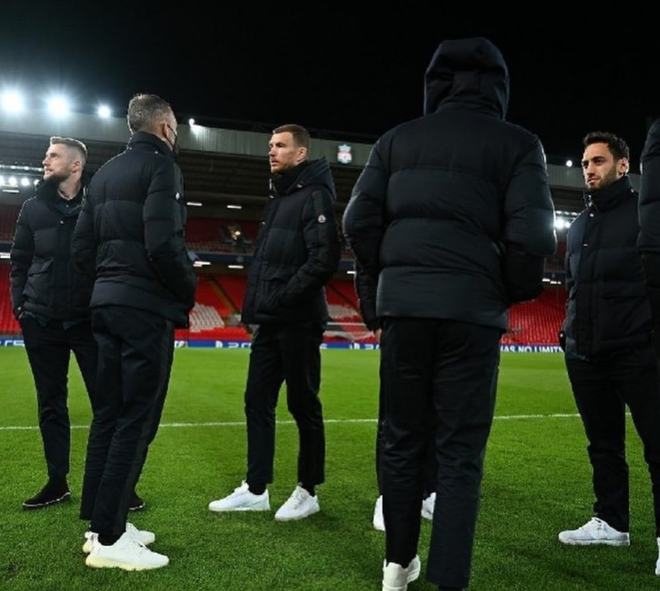 巧合！库里兄弟二人勇士生涯首秀均砍下14分（神奇巧合：库里兄弟勇士首秀同取14分）