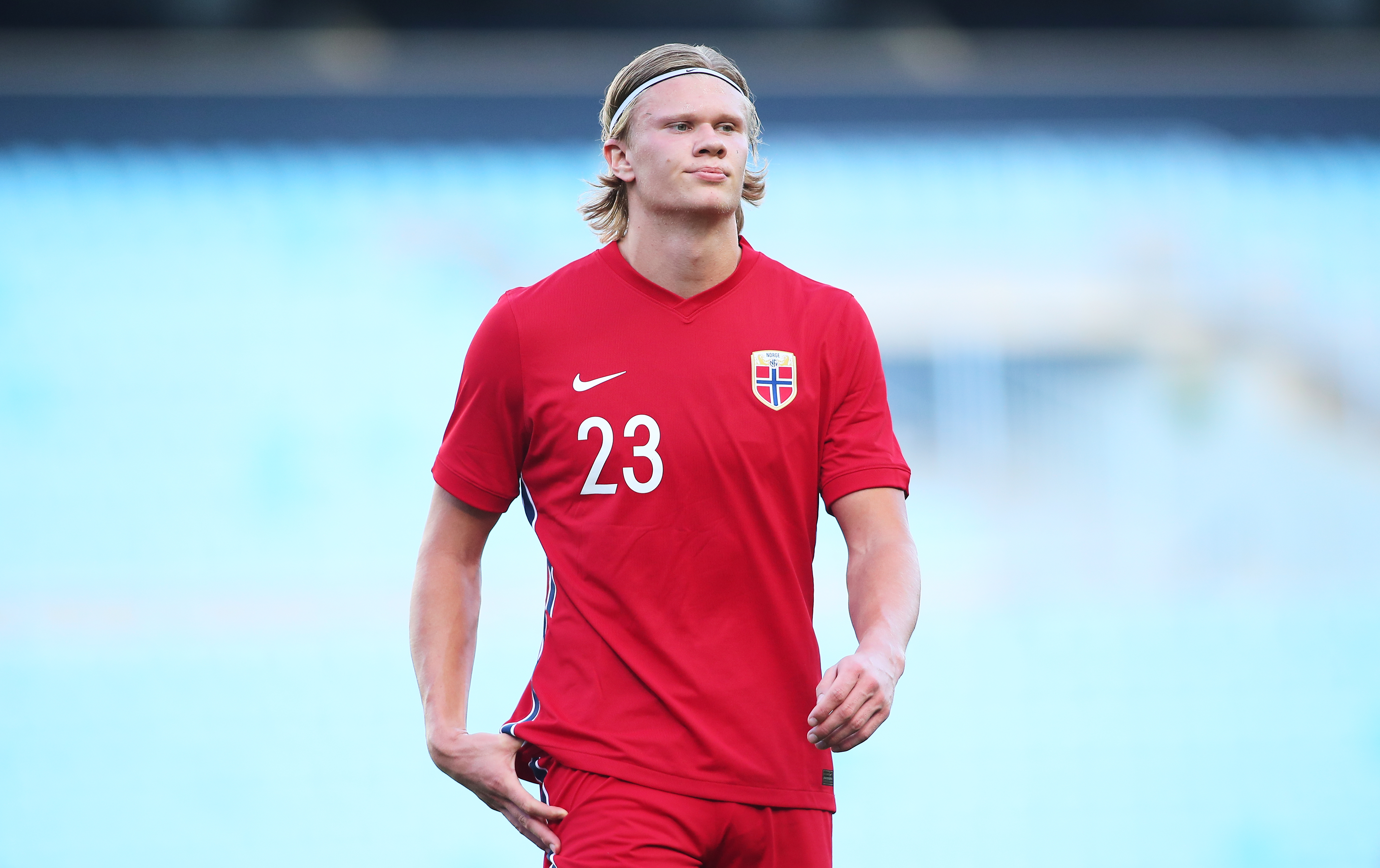 复古？多特球迷提议将球队队徽换回上世纪曾使用过的经典风格（多特球迷建议球队恢复上世纪经典队徽）